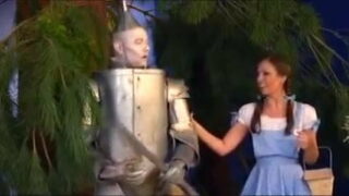 Dorothy cosplayer loves to fuck in this Wizard of Oz parody
